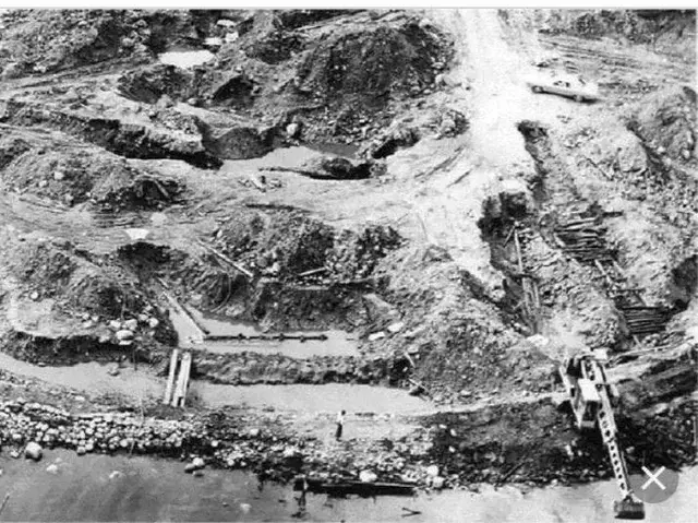 U-shaped wooden structure