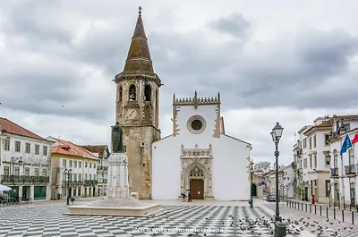 Tomar Town Square